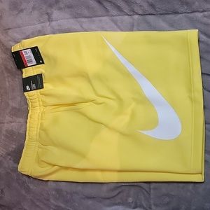 Nike Men's Club Fleece Graphic Shorts Yellow. Large